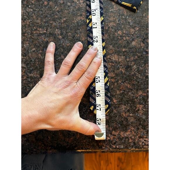 Vicky Davis Light Up Cigar Navy Blue 100% Silk Yellow Brown 4" Tie Neck - Picture 7 of 7